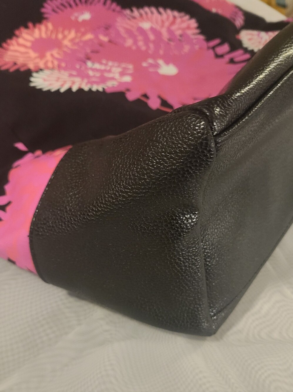 AVON Breast Cancer Awareness Pink Floral Boho Tote Weekend Bag with Black- XL - Picture 7 of 13